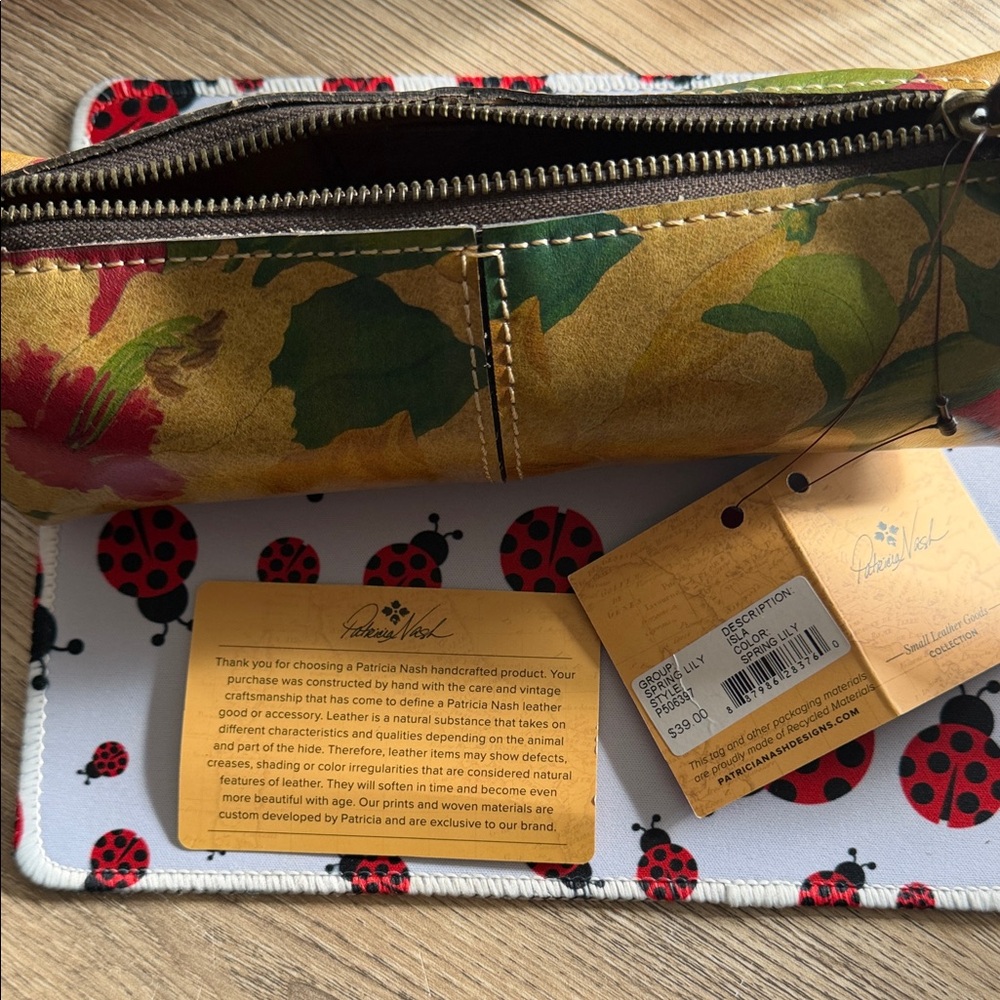 Patricia Nash Gold Floral Wristlet - Picture 4 of 7